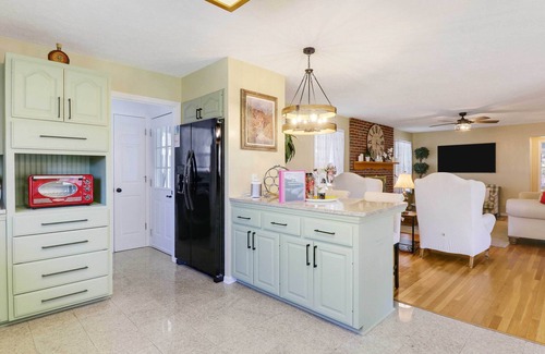 Murphy House | Spacious Murphy Home w/Game Room + Fire Pit!