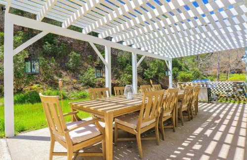 Murphy House | Spacious Murphy Home with Game Room and Fire Pit!