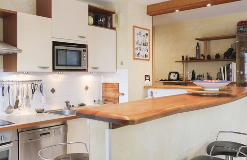 Republique–Point-du-Jour Apartment | Spacious nest near the Seine