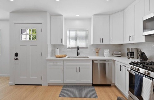 Southwest Anaheim Condo | Spacious New 2 BR Near Disney