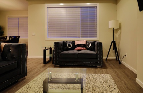 Southeast Edmonton House | SPACIOUS NEW EXECUTIVE LUXURY HOME AT THE ORCHARDS