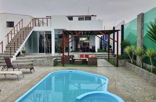 Pisco House | Spacious Newer House By The Beach