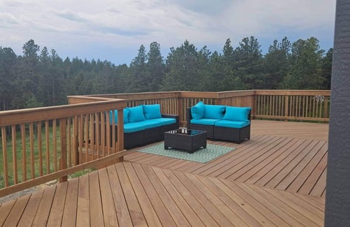 Lewistown House | Spacious, Newly-Built Modern Farmhouse