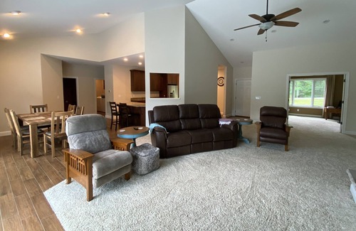 Almo House | Spacious newly finished private home - short walk to KY Lake - 4 kayaks