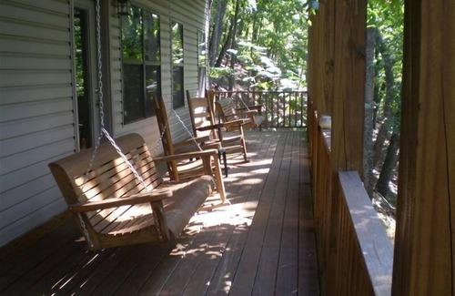 Tate House | Spacious North Georgia Mountain getaway in the Bent Tree community