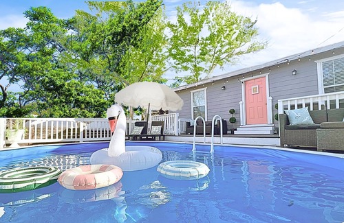 Government Hill House | Spacious Oasis l 5 min to Alamo, Riverwalk, Pearl l Pet Friendly