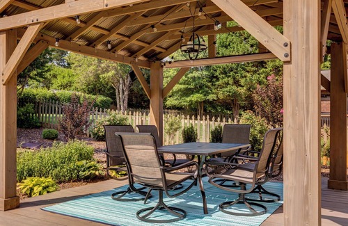 Mooresville House | Spacious Oasis with heated pool/spa, covered patio, office & near Lake Norman