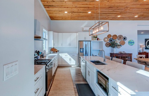 Great Guana Cay House | Spacious Ocean Front Home! Amazing Views!
