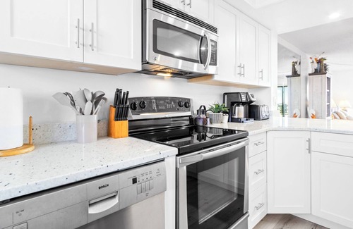 Port Canaveral Condo | ]Spacious Oceanfront Condo w/Heated Pool, Putting Green & Stunning Views! 🌴