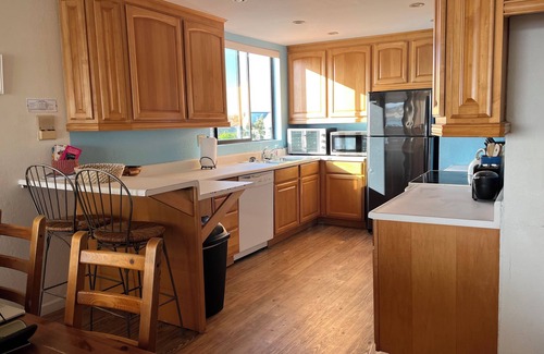 South Mission Beach Condo | Spacious Oceanfront Retreat – Steps from Boardwalk & Beach - stunning Sunsets