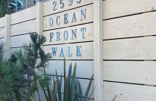 South Mission Beach Condo | Spacious Oceanfront Retreat – Steps from Boardwalk & Beach - stunning Sunsets