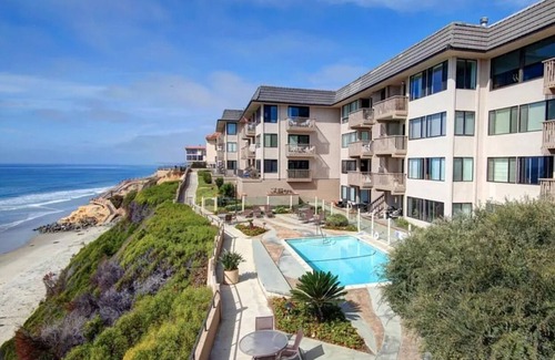 Solana Beach Condo | Spacious oceanside condo w/beach access & EV charge