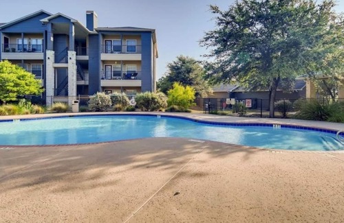 North Burnet Condo | Spacious one bedroom 1 mile from the Domain