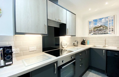 Torquay City Centre Apartment | Spacious, one bedroom, pet friendly apartment with large terrace overlooking the town.