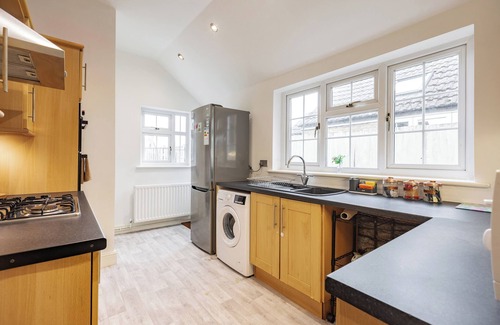 Sittingbourne House | Spacious One Room in shared house - Sittingbourne