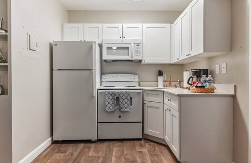 Singer Island Apartment | Spacious one-bedroom beach apartment on Singer Island