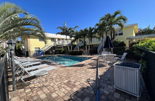 Singer Island Apartment | Spacious one-bedroom beach apartment on Singer Island