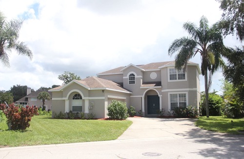 River Pointe House | Spacious Open Floor Plan, 3 Bedroom + Loft Home, private FREE Heated Pool.