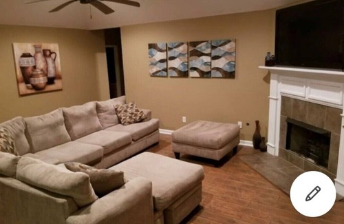 Duncanville House | Spacious & Open Home