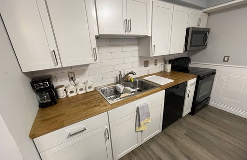 Wright House | Spacious Oversized Townhome! The Blue Water Bungalow