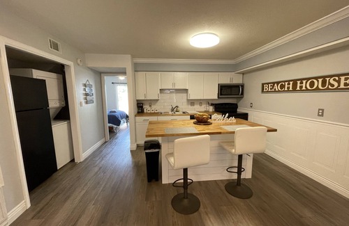 Wright House | Spacious Oversized Townhome! The Blue Water Bungalow