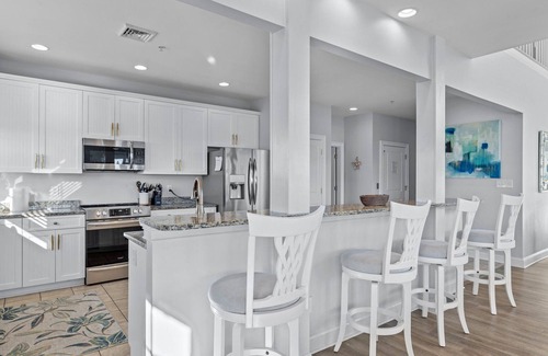 Atlantic Beach Condo | Spacious Penthouse Ocean & Sound Views