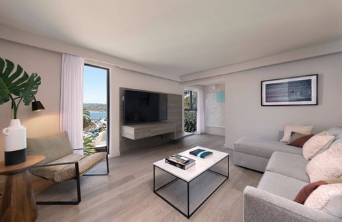 Village of La Jolla Hotel | Spacious Penthouse Suite at La Jolla Cove Hotel & Suites! Ocean Views, Pool!