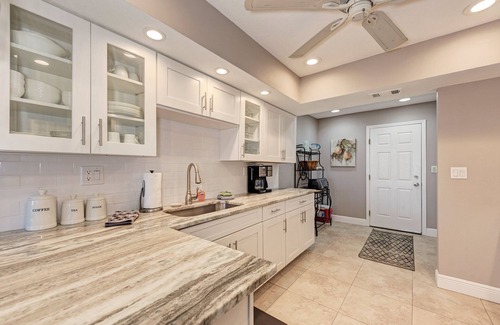 Siesta Key Condo | Spacious Penthouse Suite,3 King Beds/3 updated bath, On the Beach, Great Views!