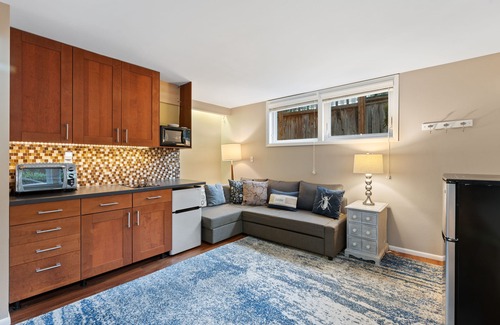 Vancouver Heights House | SPACIOUS, perfectly located home! Hot Tub, Pool Table, Theater Room!