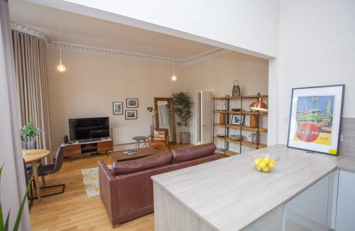 Kelvinbridge Apartment | Spacious Period Property in Glasgow