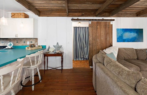 East Beach House | Spacious Pet Friendly 3 BR 3 BA house that is a 5 minute walk to the beach