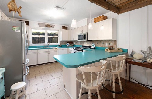 East Beach House | Spacious Pet Friendly 3 BR 3 BA house that is a 5 minute walk to the beach