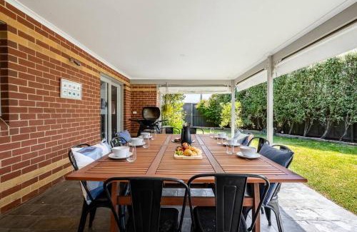 Ocean Grove House | Spacious Pet Friendly Ping Pong Table