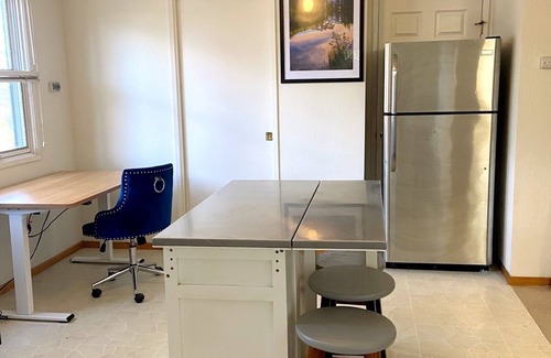 Grass Valley Condo | Spacious Pet & Kid Friendly Bottom Unit in Duplex in Grass Valley Walk to Town