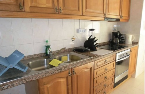 Sao Martinho Apartment | Spacious Piornais apartment, 5 minutes away. Praia Formosa.