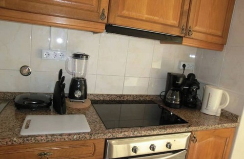 Sao Martinho Apartment | Spacious Piornais apartment, 5 minutes away. Praia Formosa.