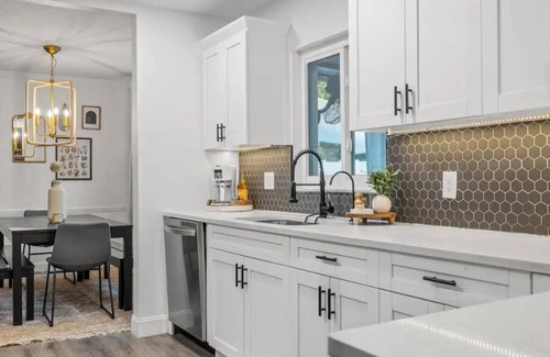 Largo House | Spacious Pool Home I Beach Family Getaway