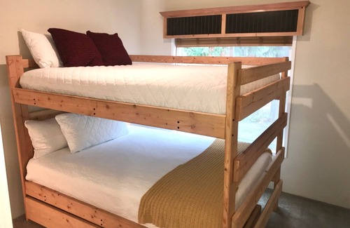 Priest River House | Spacious Priest Lake getaway for a family vacation, group golf or fishing trip.