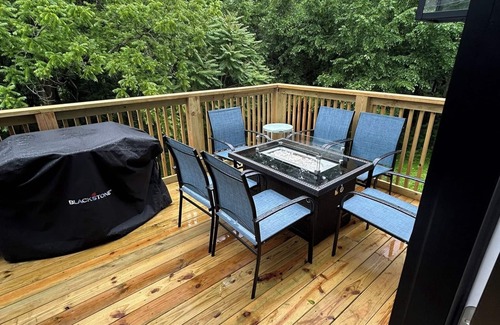 Rogers House | Spacious, private, cozy and close to downtown Rogers, AR & Trails