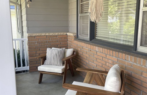 Benson House | Spacious, private & fun Benson beauty-whole home!