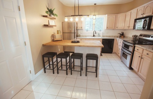 Thornton House | Spacious Private Home in White Mountains - Loon - Owl's Nest - Waterville Valley