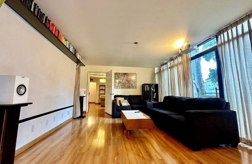 West Los Angeles Apartment | Spacious Private Room and Bath - Sublet 2/1, West LA