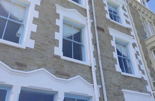 Hele House | Spacious property with a ballroom and phenomenal sea and harbour views