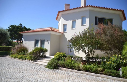 Sao Martinho do Porto Villa | Spacious villa with private pool 5 minutes from the beach