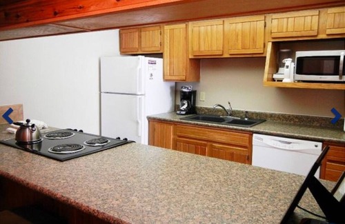 Baldy Mountain Condo | Spacious Quiet Mountaintop Retreat