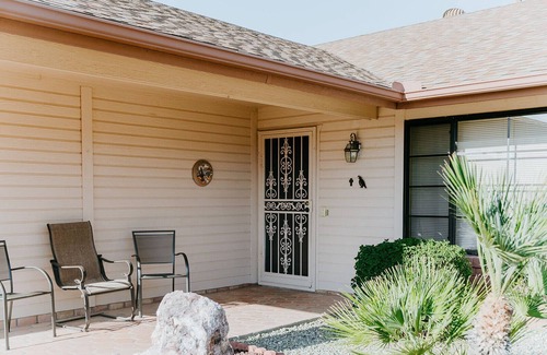 Phoenix House | Spacious Rambler l Quiet Golf Community l Near Sports Arenas