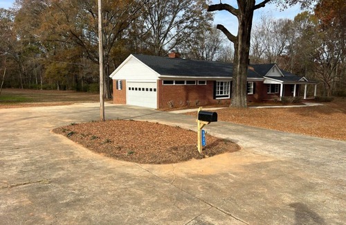 Vance House | Spacious ranch in the country that has it all.