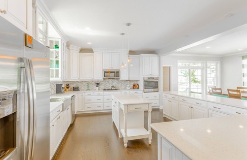 Dodds Addition House | Spacious Rehoboth/Dewey Beach House Sleeps 17 Walk to Town/Parking