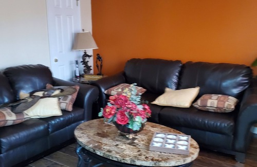 Jonesboro House | Spacious, Relaxing, Fun Home away from Home. sleeps up to 10