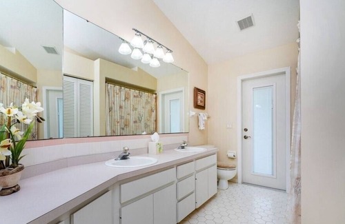 Deep Creek House | Spacious relaxing home with pool and spa